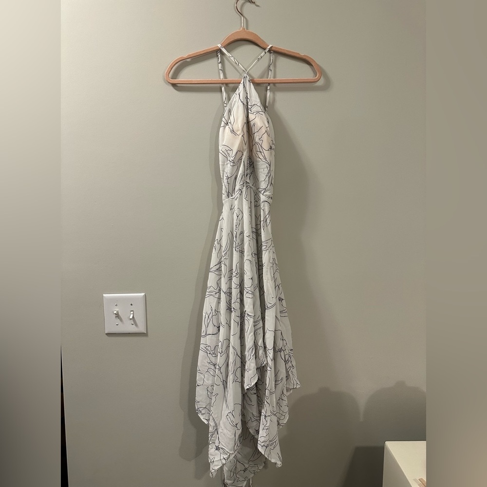 NEVER WORN beautiful patterned gown high- low with tie back and padding